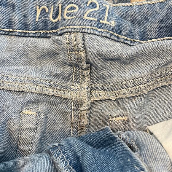 Rue 21 Distressed Light Wash Daisy Dukes Denim Jean Shorts Women's Size 4 - Picture 6 of 6